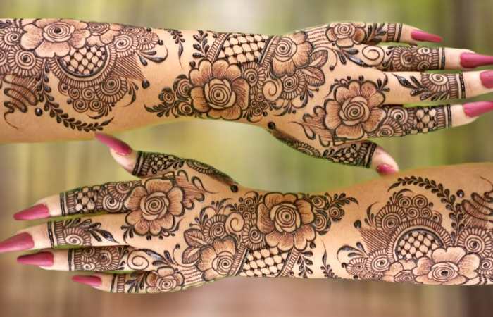 Dubai Flowers Mehndi Designs